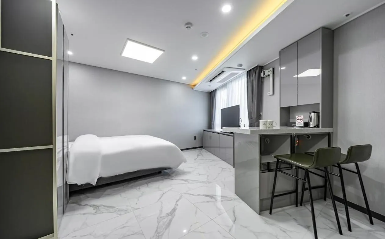 Songjeong Blue Castle Hotel Pusan Aparthotel