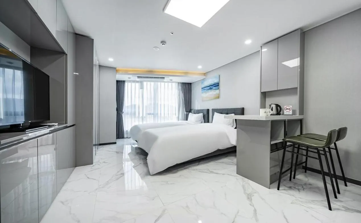 Songjeong Blue Castle Hotel Busan Aparthotel