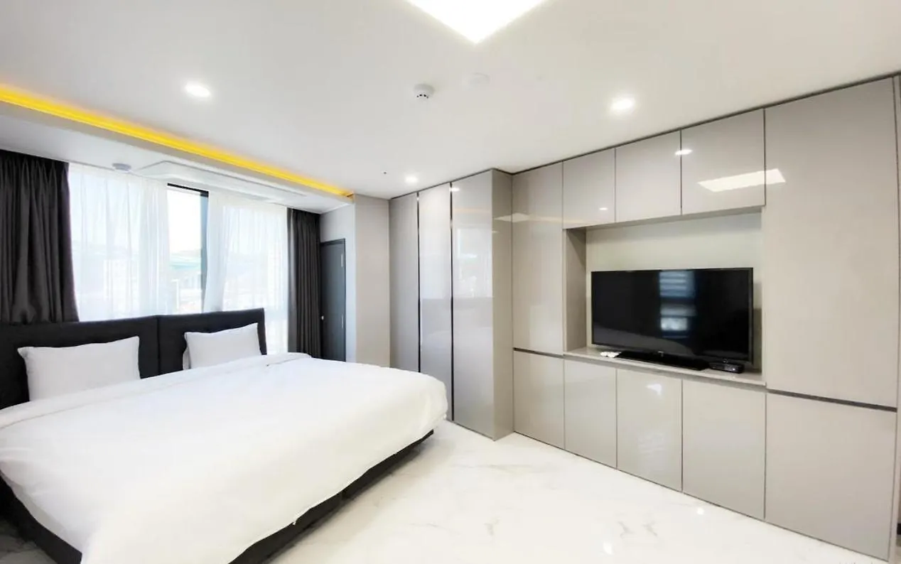 Songjeong Blue Castle Hotel Busan Aparthotel